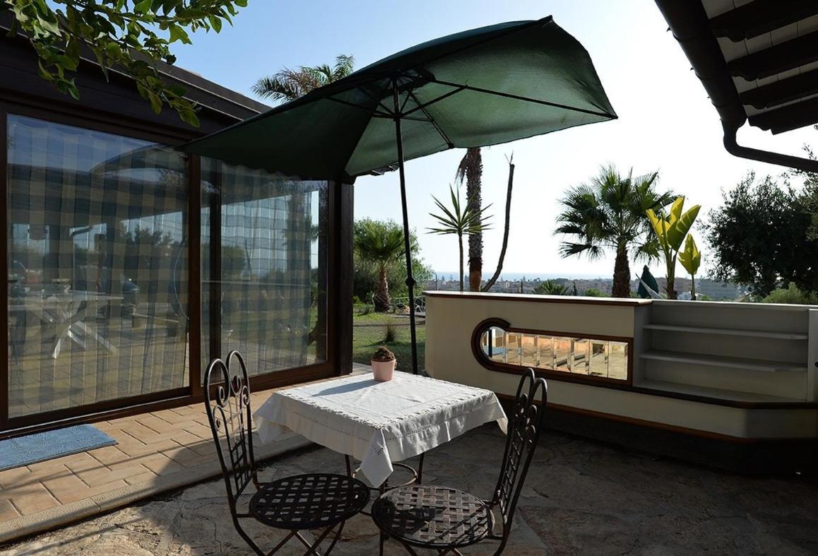 Sunset House Apartment Сан Леоне Екстериор снимка