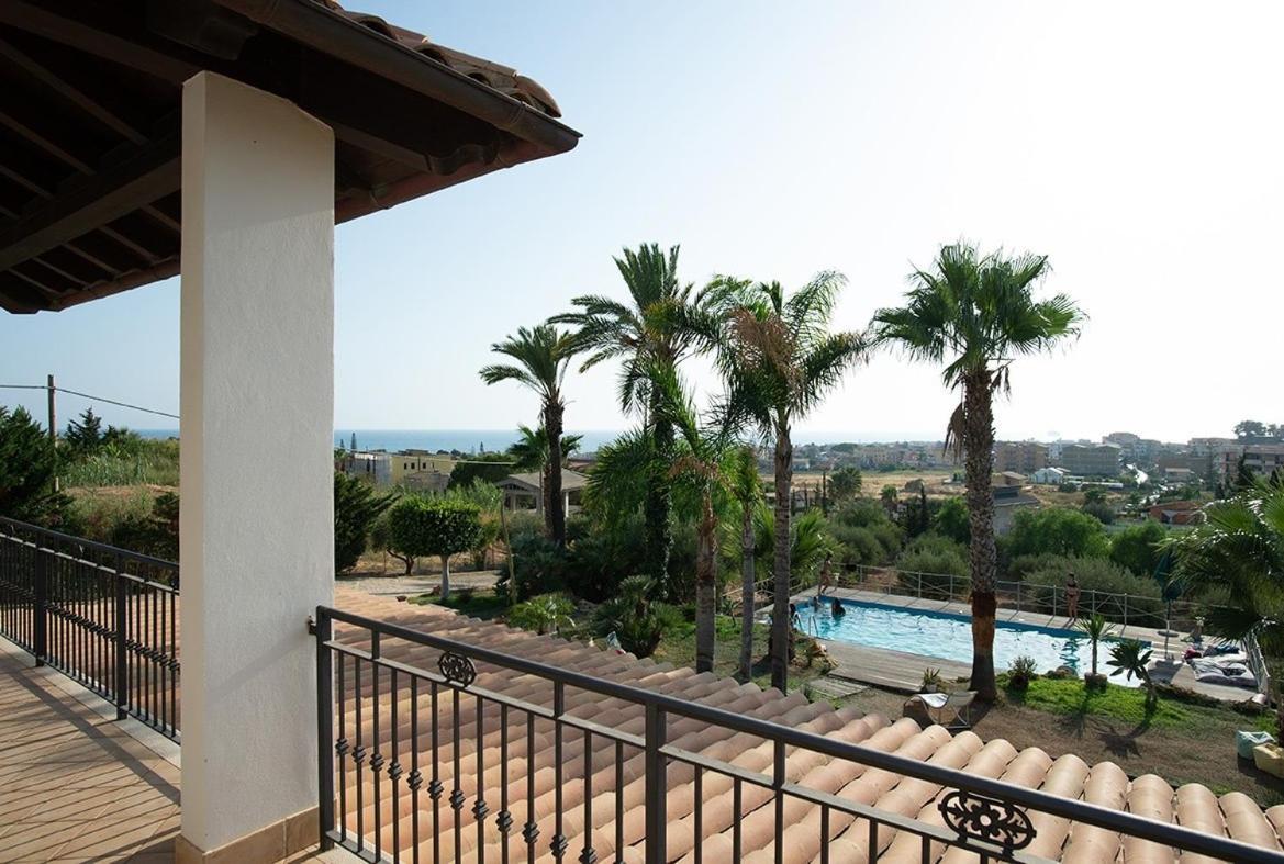 Sunset House Apartment Сан Леоне Екстериор снимка